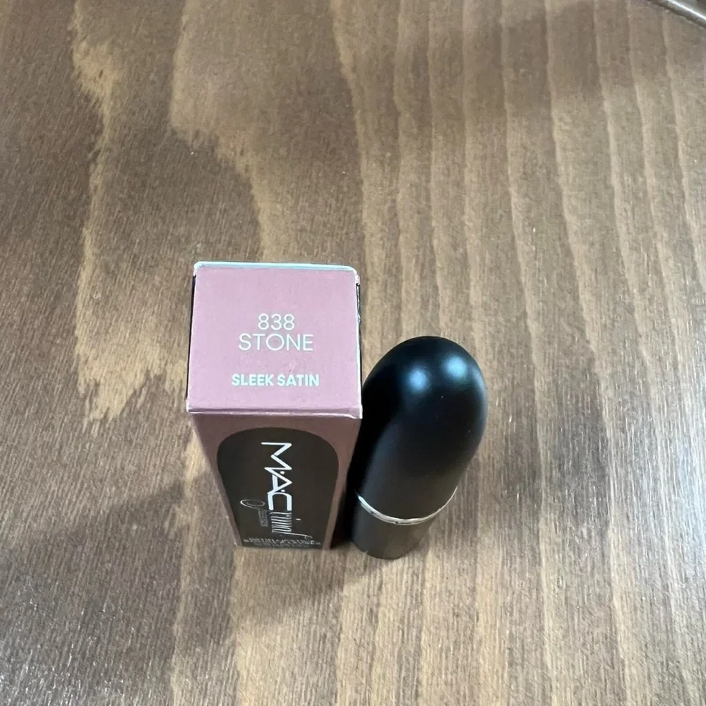 New MAC Macximal Sleek Satin lipstick in Stone 838 nude taupe brown 3.5g full sz - Picture 5 of 7